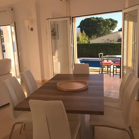 Modern Beachside Villa